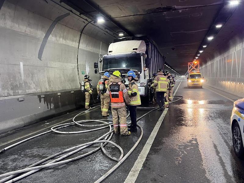 인천시설공단, 중봉지하차도 차량 화재 대응 시스템 가동으로 큰 피해 막아 사진