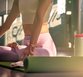 직장인 점심 요가 이미지