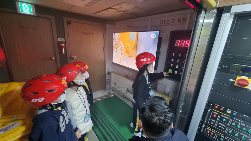 ★230411_사진자료(인천어린이과학관,_어린이과_함께하는_이동안전_체험교육_실시)_1.jpg 이미지
