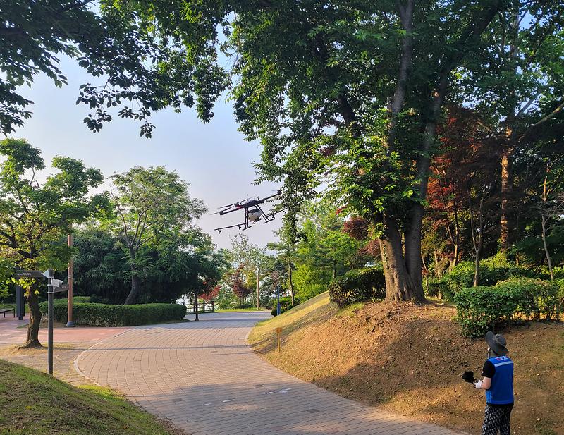 ★230620_사진자료(_씨사이드파크_영종진_드론_활용_병해충_방제)_1.jpg 이미지