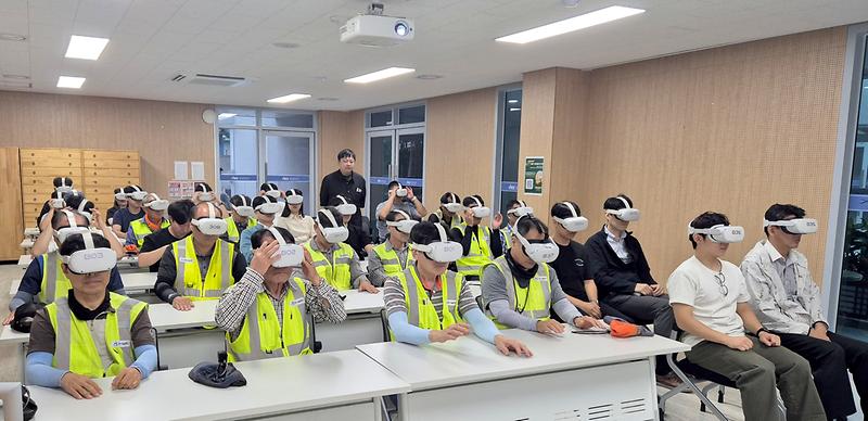 인천시설공단, ‘찾아가는 VR(가상현실)’ 안전교육 실시 사진