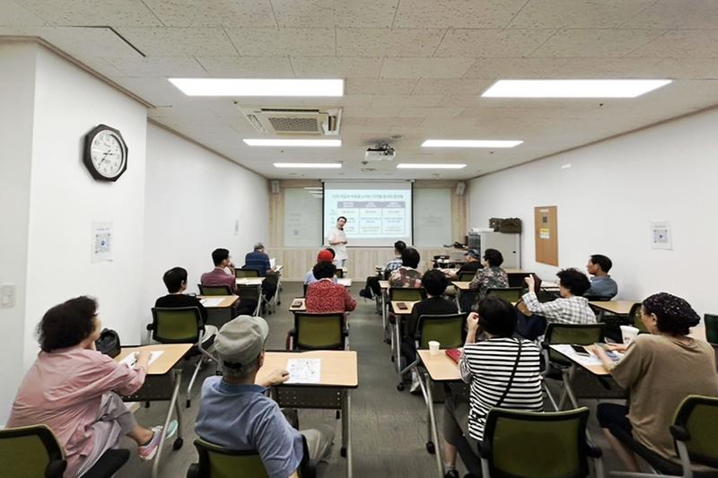 인천노인종합문화회관, 「보이스피싱 No!, AI Yes!」 특강 성료 사진