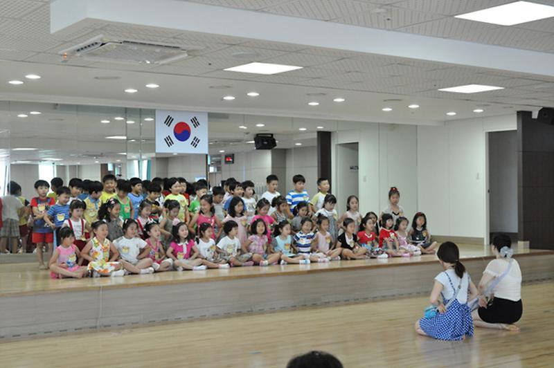 경인유치원 배려와 나눔 연계 학습 원아 방문 공연 사진